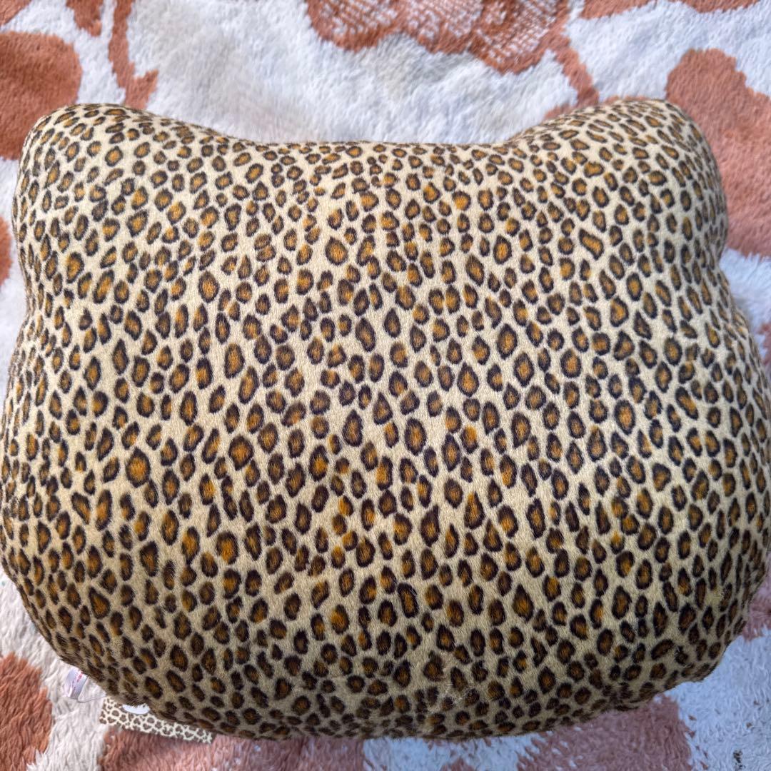 ハローキティ ヒョウ柄クッション