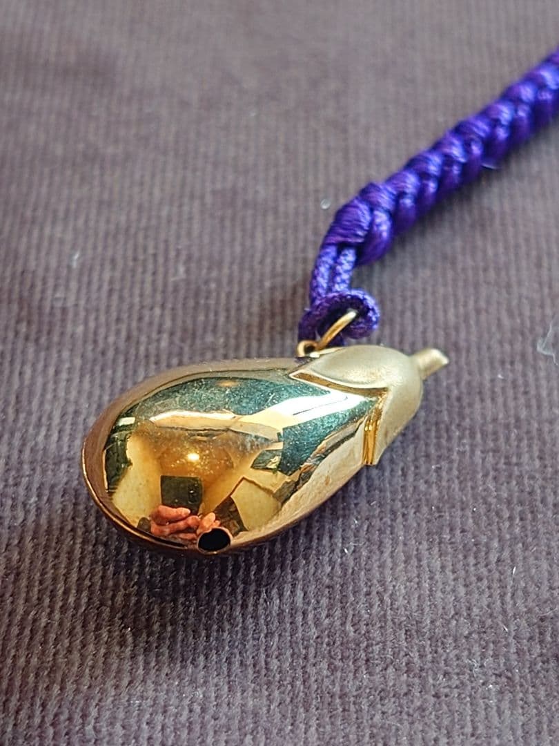 根付 K18「茄子の鈴」