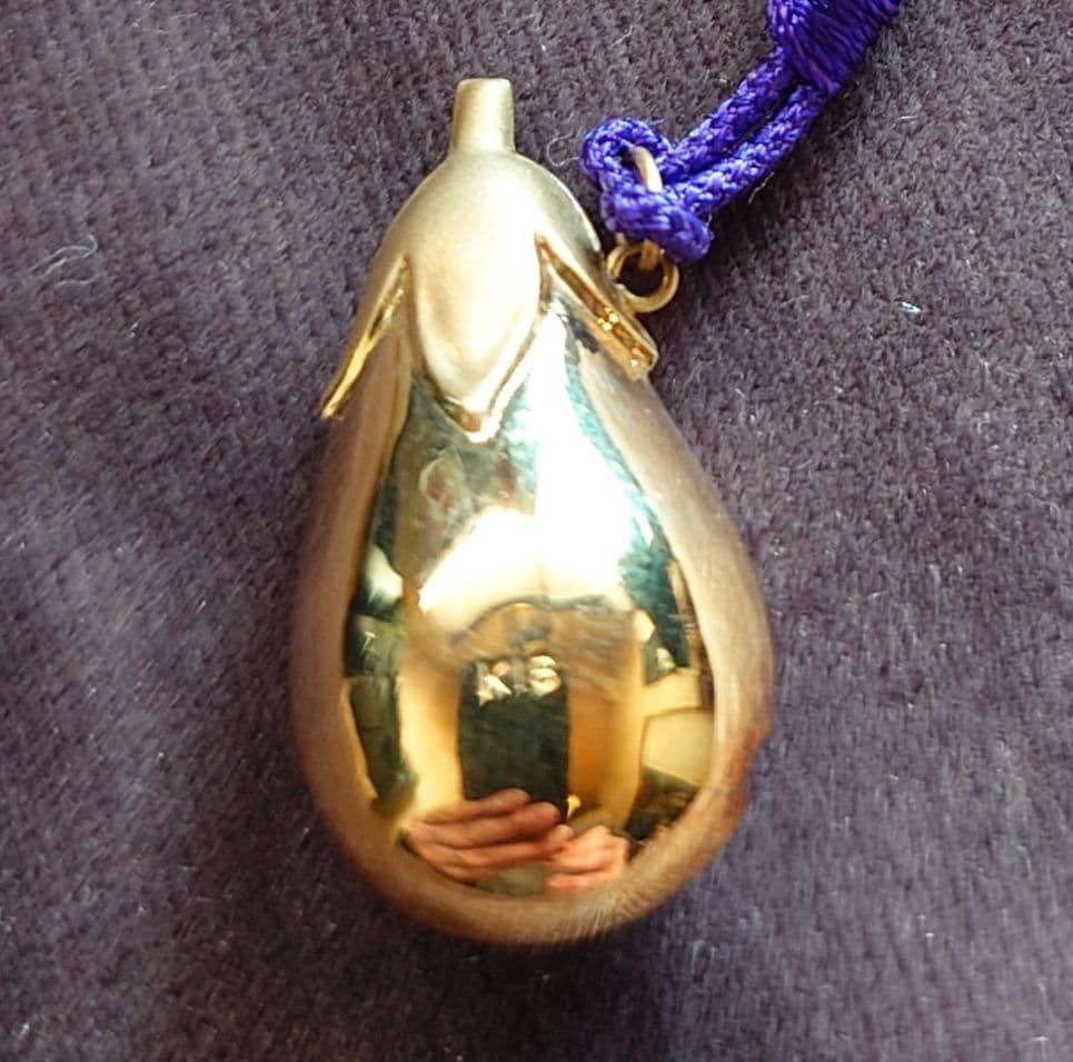 根付 K18「茄子の鈴」