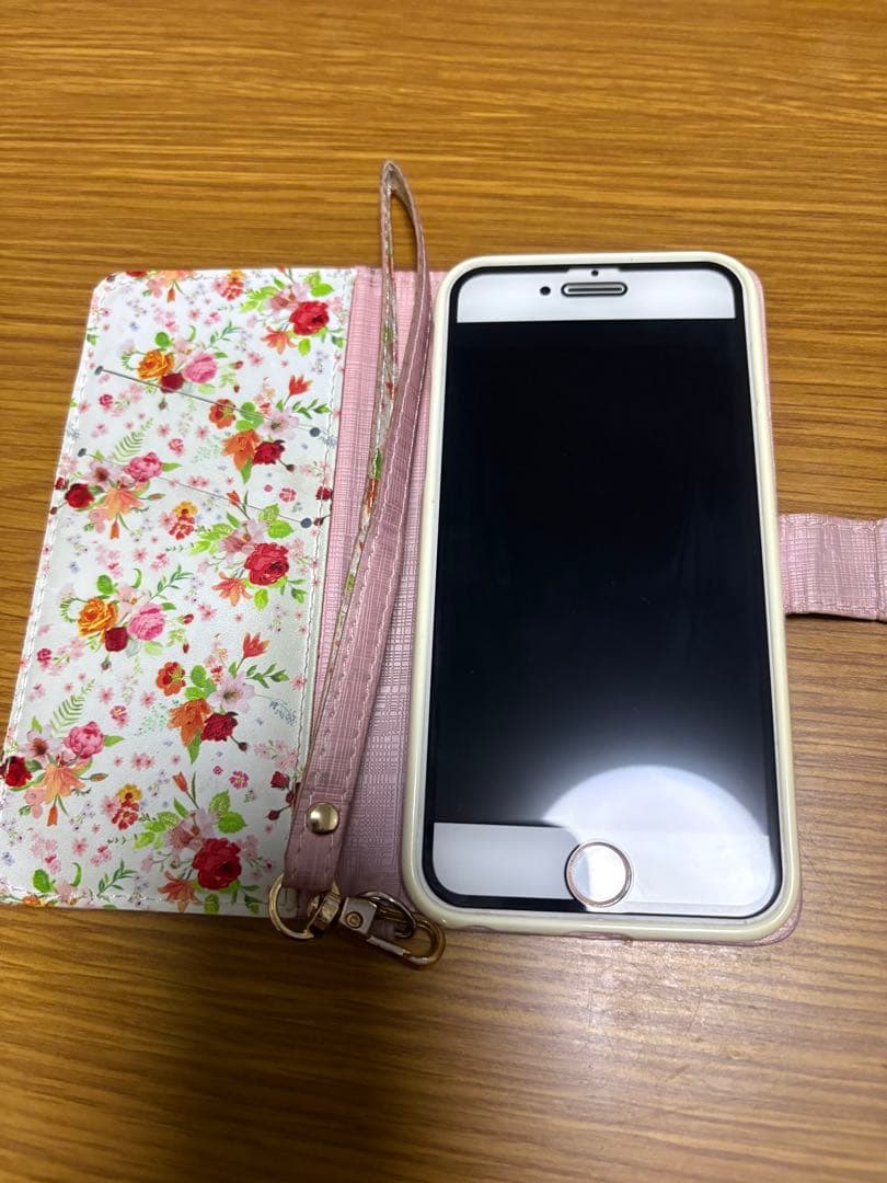 iPhone8 64㎇ゴールド