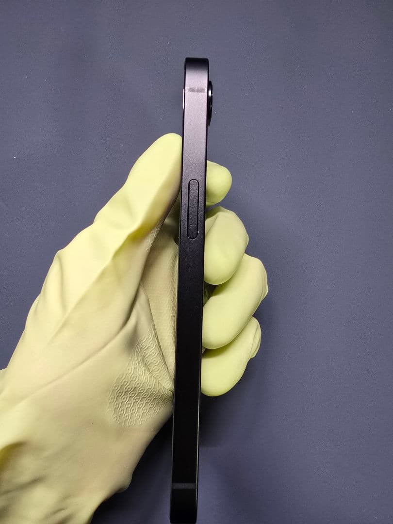 iPhone16e アメリカ版 128gb バッテリー100%