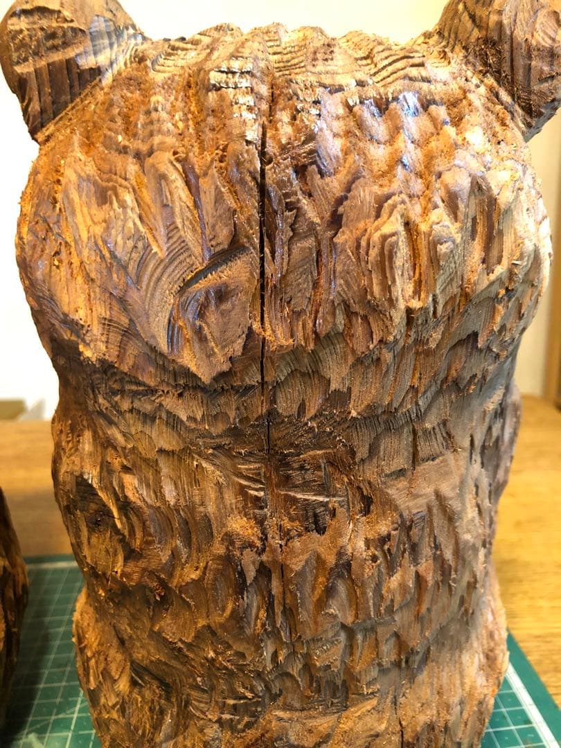 オーダー　花瓶を持った小さな木彫りのクマさん　双子ちゃん