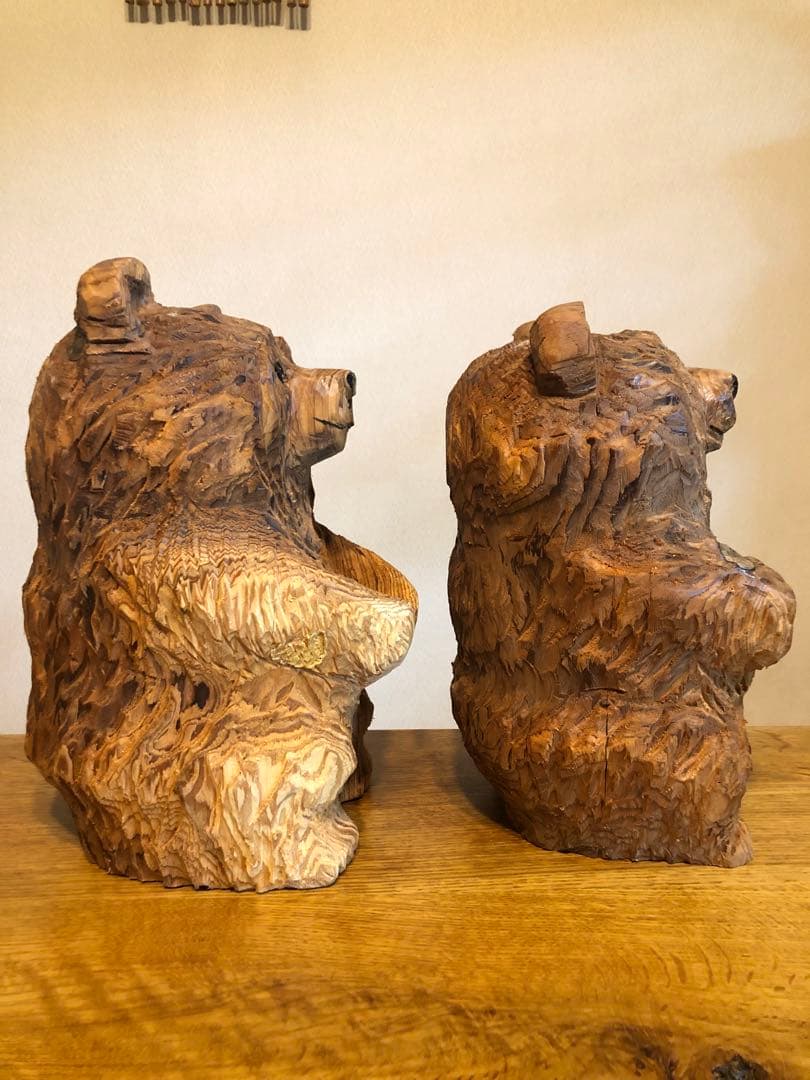 オーダー　花瓶を持った小さな木彫りのクマさん　双子ちゃん