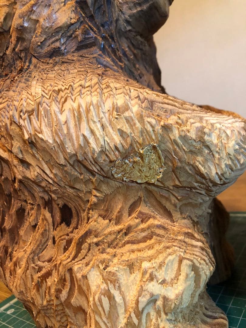 オーダー　花瓶を持った小さな木彫りのクマさん　双子ちゃん