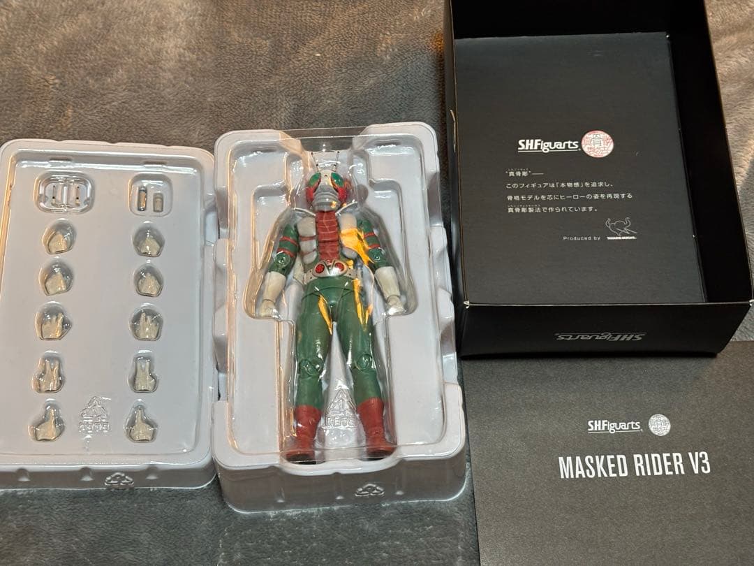 美品　S.H.Figuarts 真骨彫製法 仮面ライダーV3　魂ウェブフィギュア