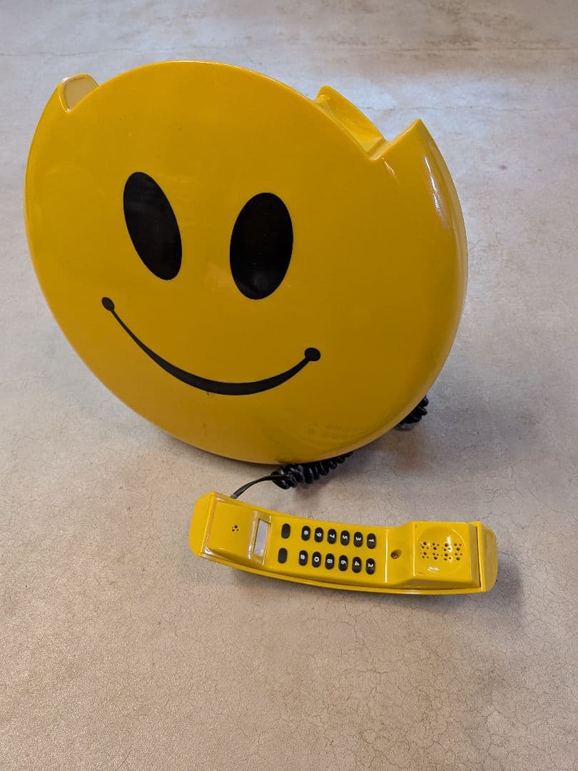 ヴィンテージ スマイル 固定電話　ハリウッドランチマーケット