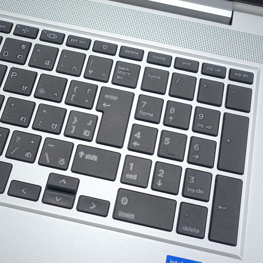 美品の東京生産✨１０コアで神速の第１２世代コアｉ５に超高速ＳＳＤ＆１６ＧＢメモリ