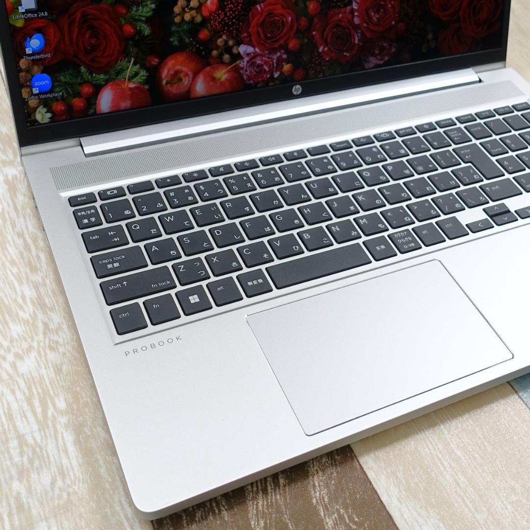 美品の東京生産✨１０コアで神速の第１２世代コアｉ５に超高速ＳＳＤ＆１６ＧＢメモリ