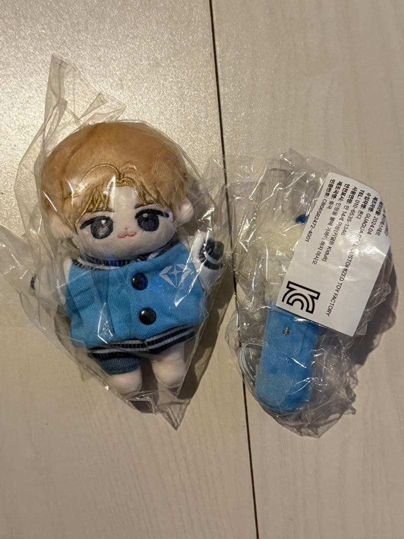 TREASURE MINISURE 10CM DOLL 青