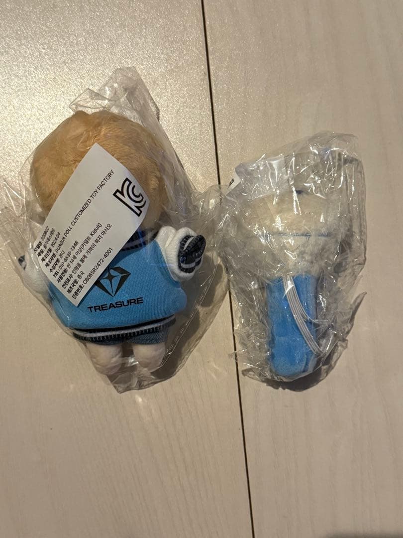 TREASURE MINISURE 10CM DOLL 青