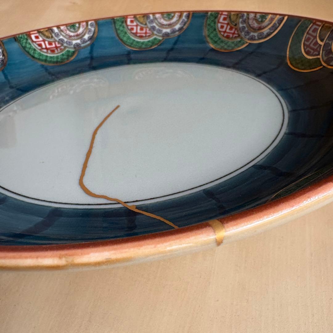 KINTSUGI　金継ぎ修復済　伝統金継ぎ　大皿　装飾的な青色皿