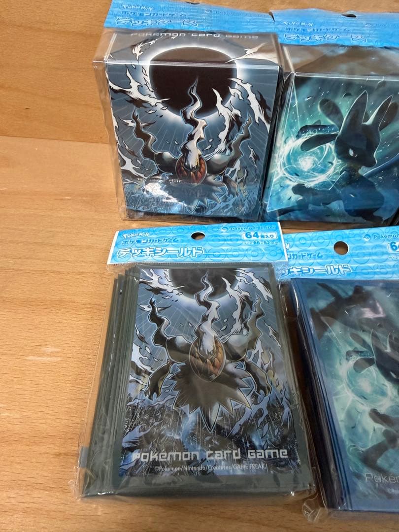【新品未開封】デッキシールド&デッキケース　ダークライ　ルカリオ　ゲッコウガ