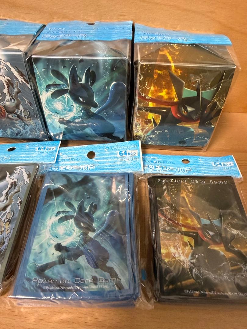 【新品未開封】デッキシールド&デッキケース　ダークライ　ルカリオ　ゲッコウガ