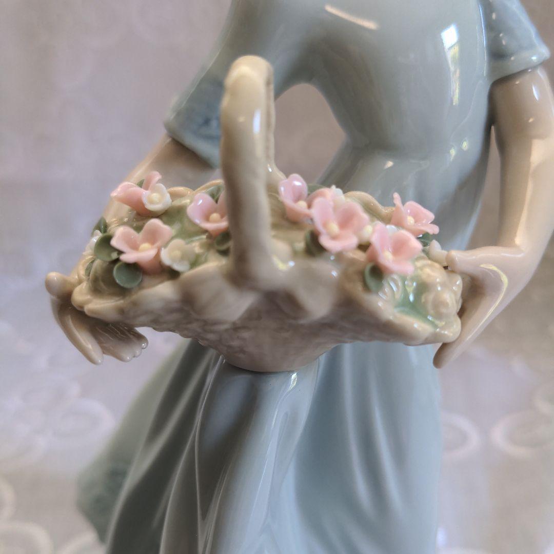 陶器人形　リヤドロ　06130 　SPRING ENCHANTMENT