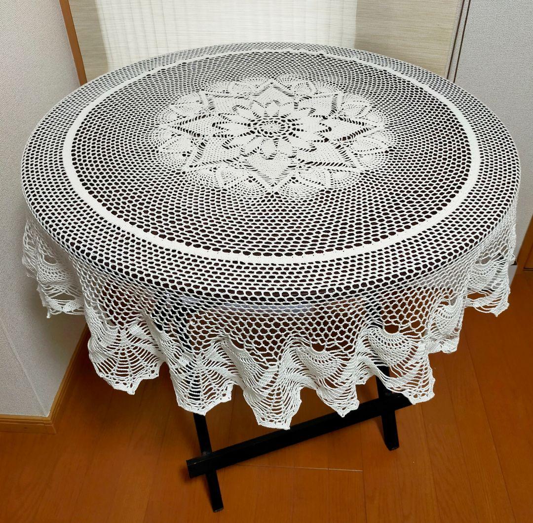 No.20『ホワイトのレース編みドイリー』（テーブルクロス）ハンドメイド