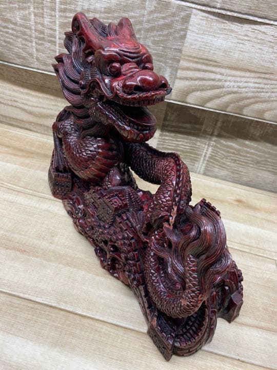 龍の置物　樹脂製