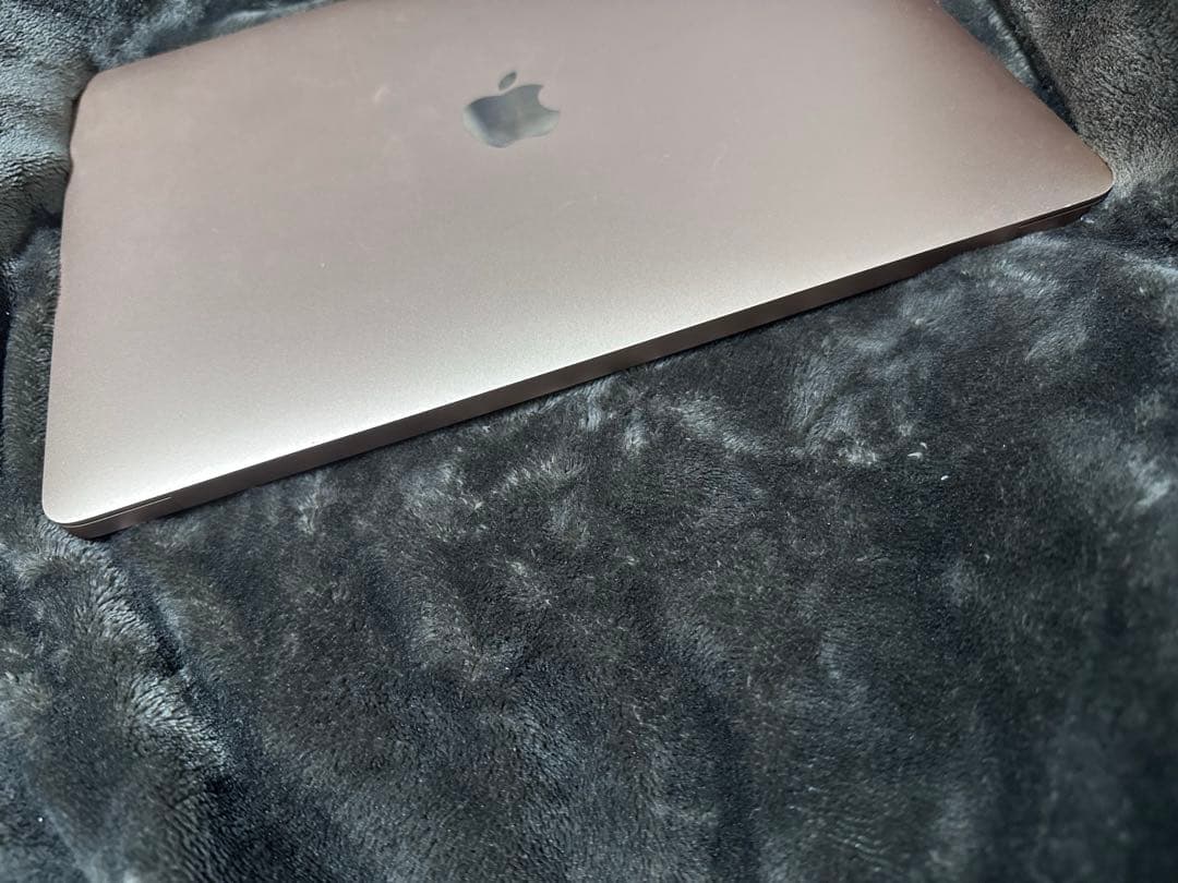 MacBook Air A1932 ゴールド 液晶割れ ジャンク品