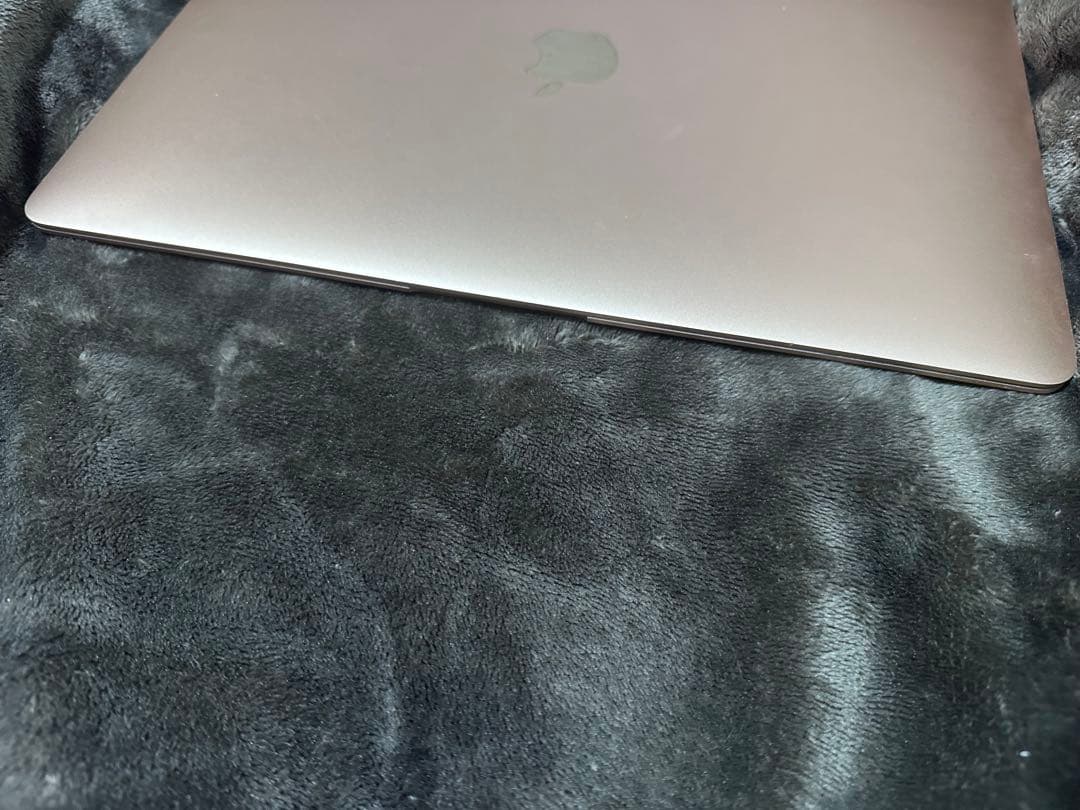 MacBook Air A1932 ゴールド 液晶割れ ジャンク品