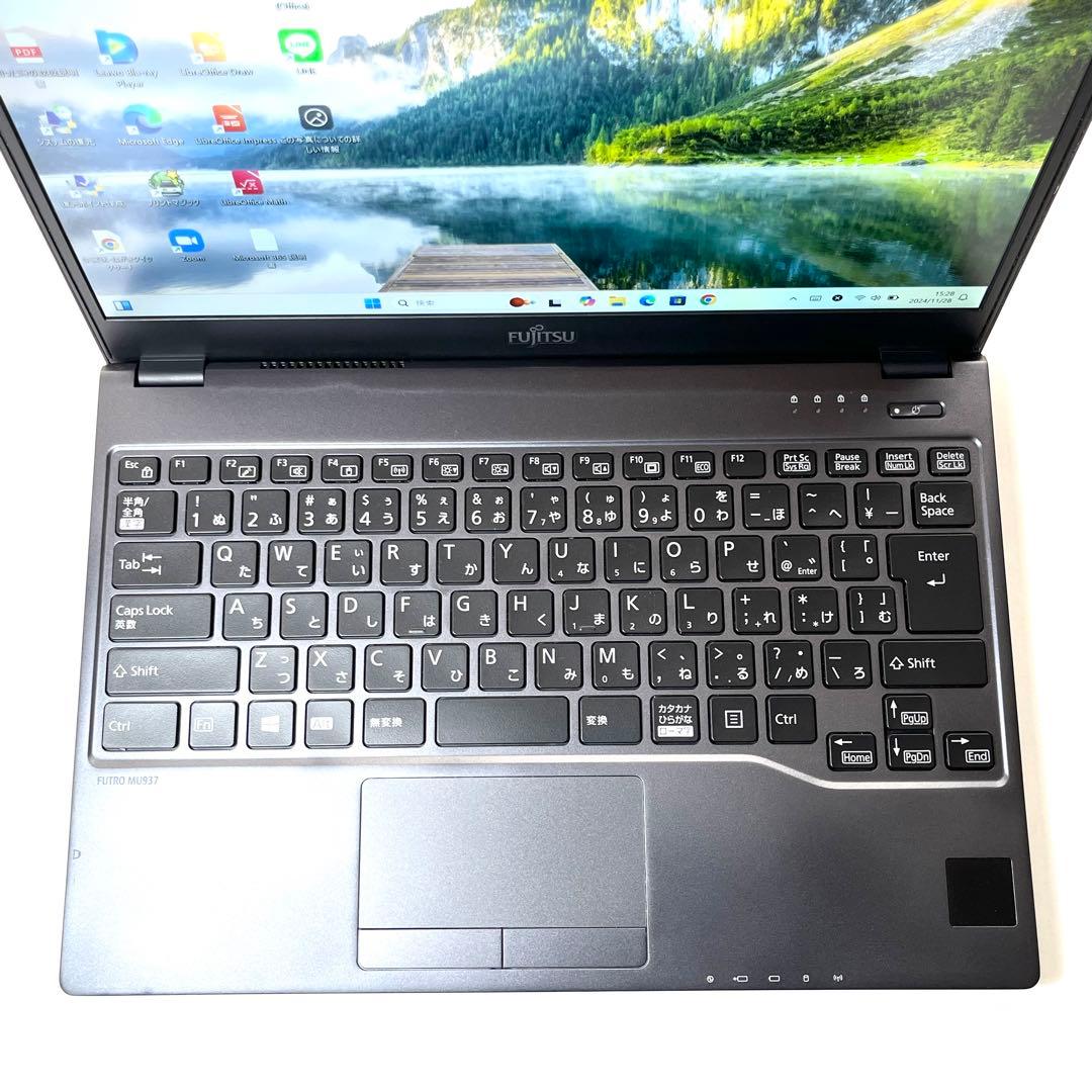 ☆超軽量薄型ノートパソコン☆届いてすぐ使える！快速SSD Windows11搭載