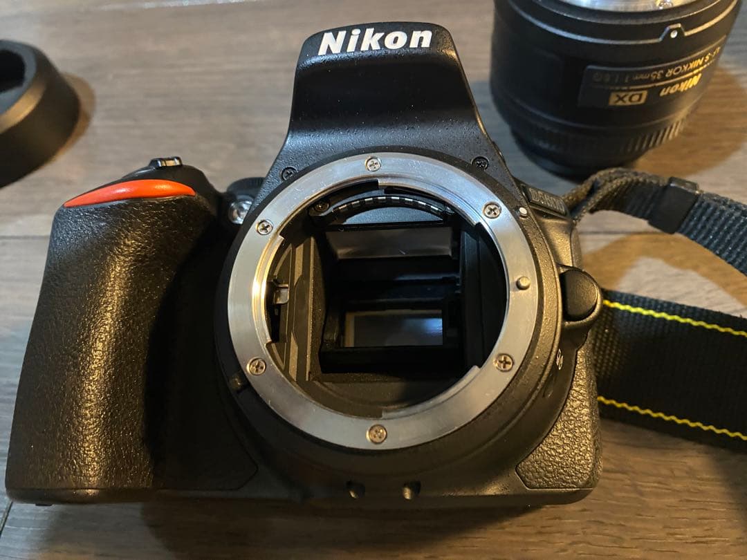 Nikon 一眼レフカメラ D5600 ダブルズームキット 単焦点レンズ付き