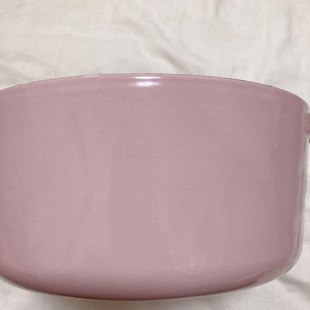 LE CREUSET ピンク 両手鍋　ココットロンド　丸型　22㎝