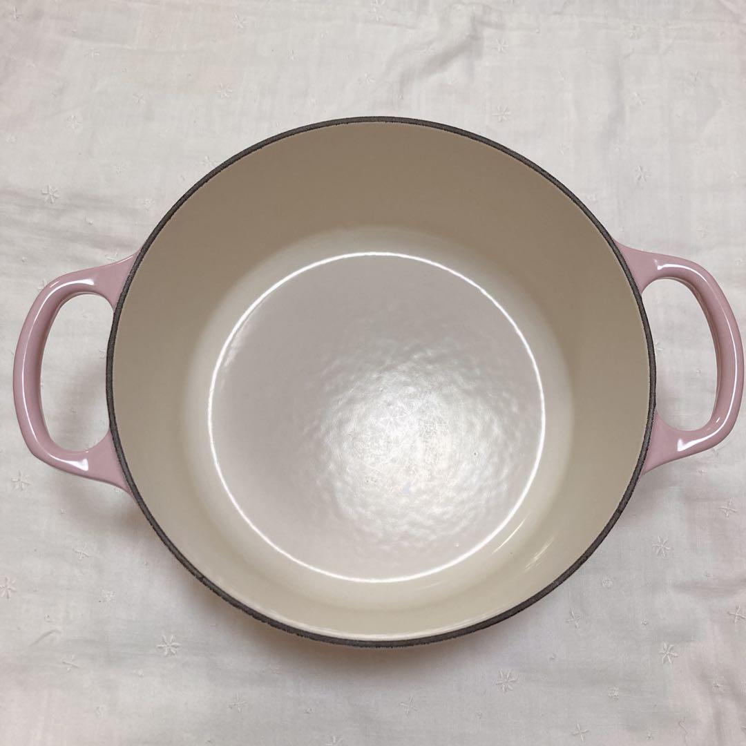 LE CREUSET ピンク 両手鍋　ココットロンド　丸型　22㎝