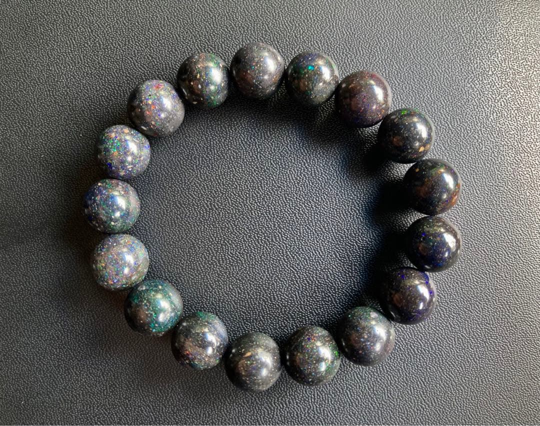 究極品質　超希少幻の逸品　神秘的な宇宙の輝き　コスモブラックマトリックスオパール