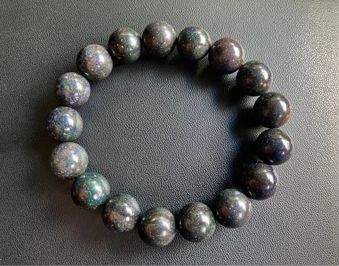 究極品質　超希少幻の逸品　神秘的な宇宙の輝き　コスモブラックマトリックスオパール