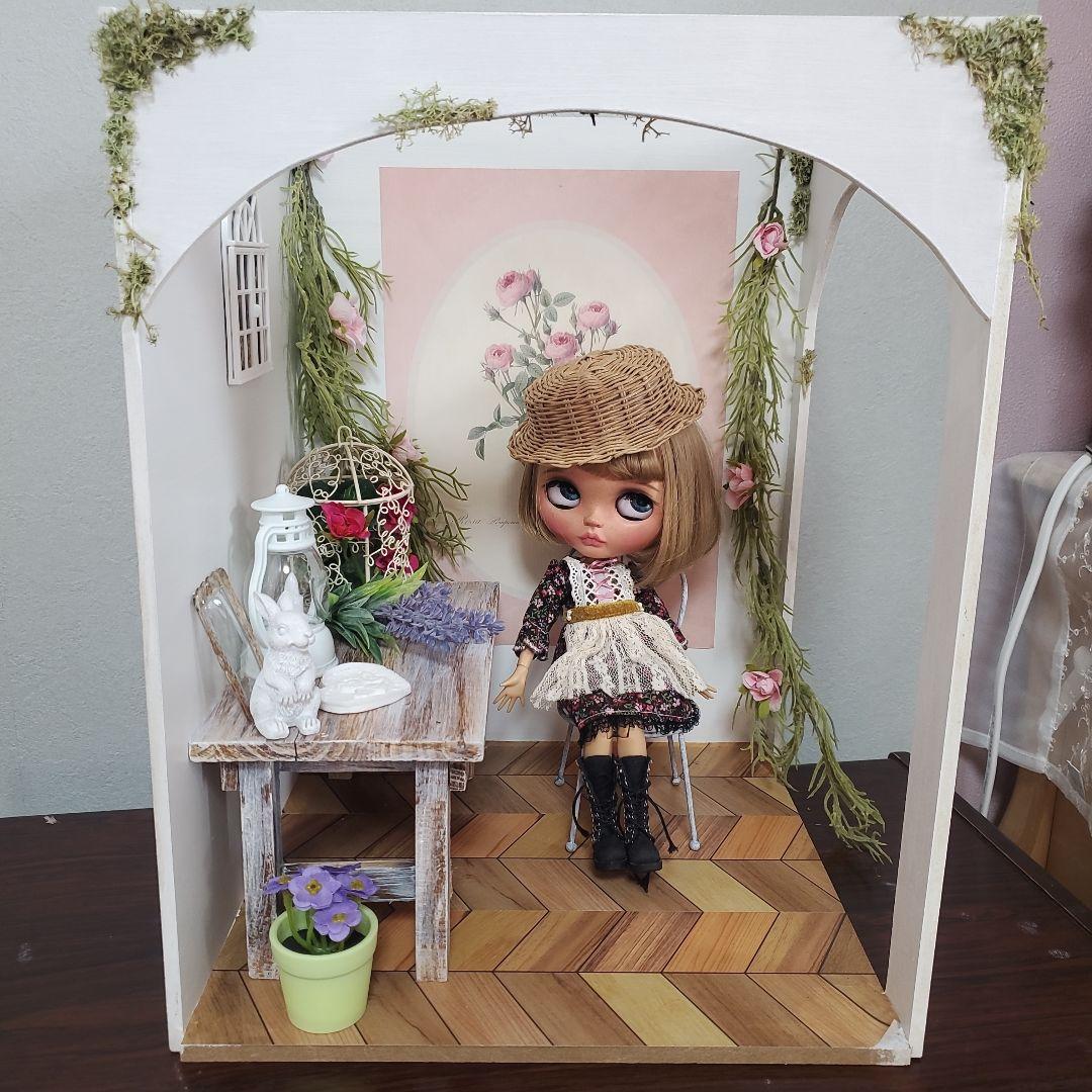ドールハウス+ブライス.リカちゃん*ハンドメイド*ガーデンのみ