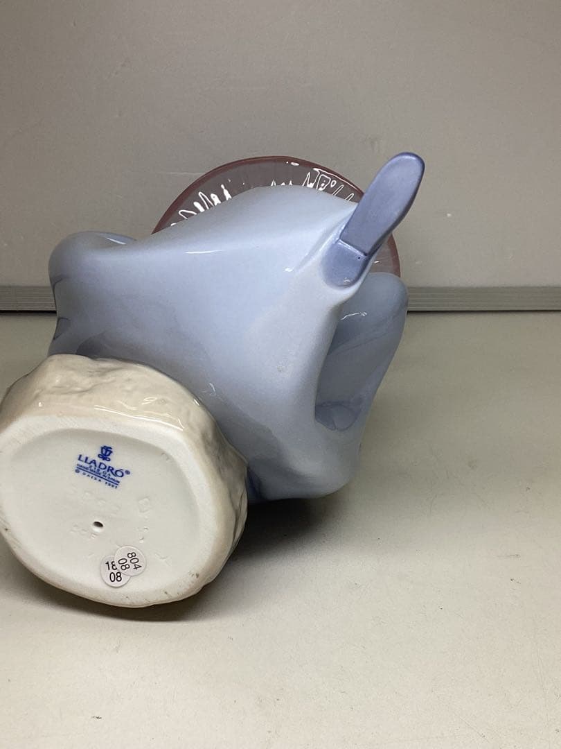 ビ*ン様 LIADRO リアドロ　陶器製 女性像 花束