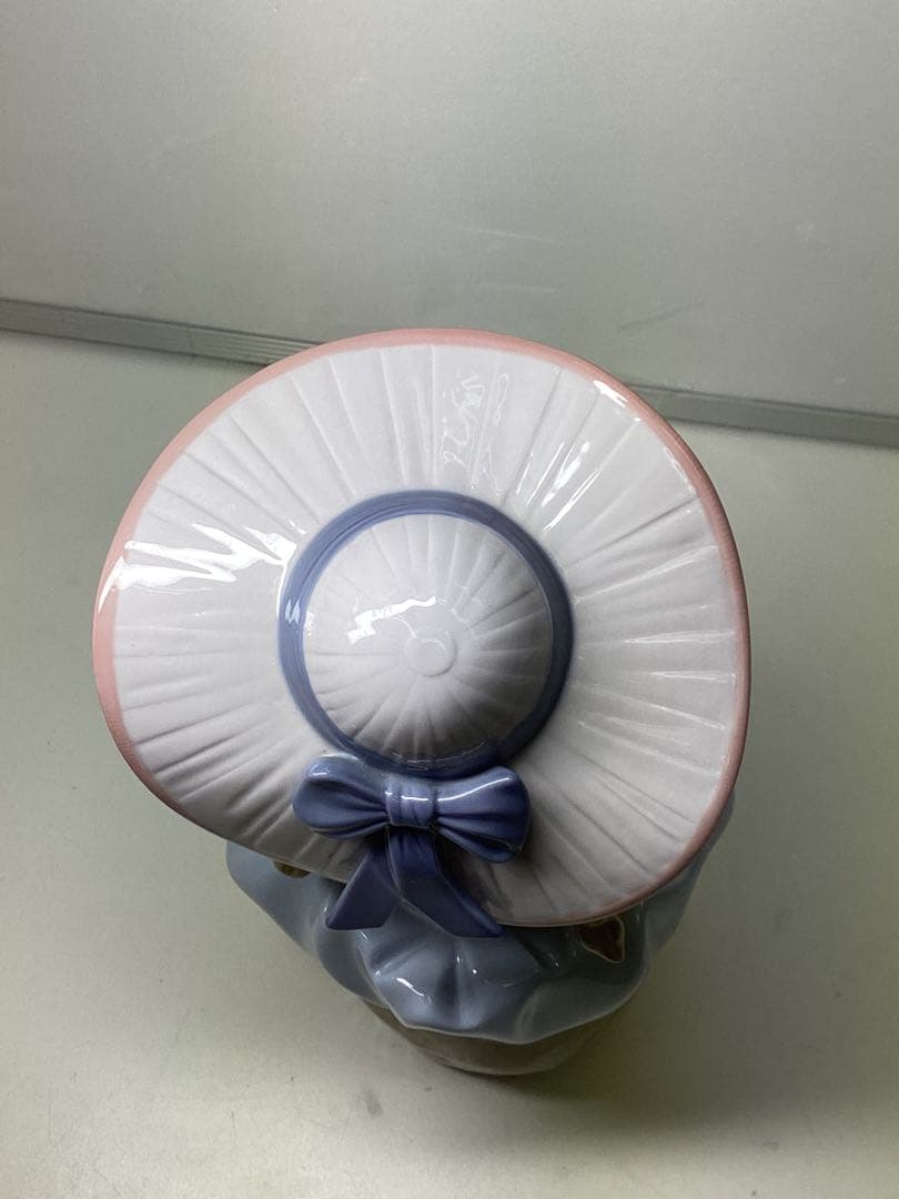 ビ*ン様 LIADRO リアドロ　陶器製 女性像 花束