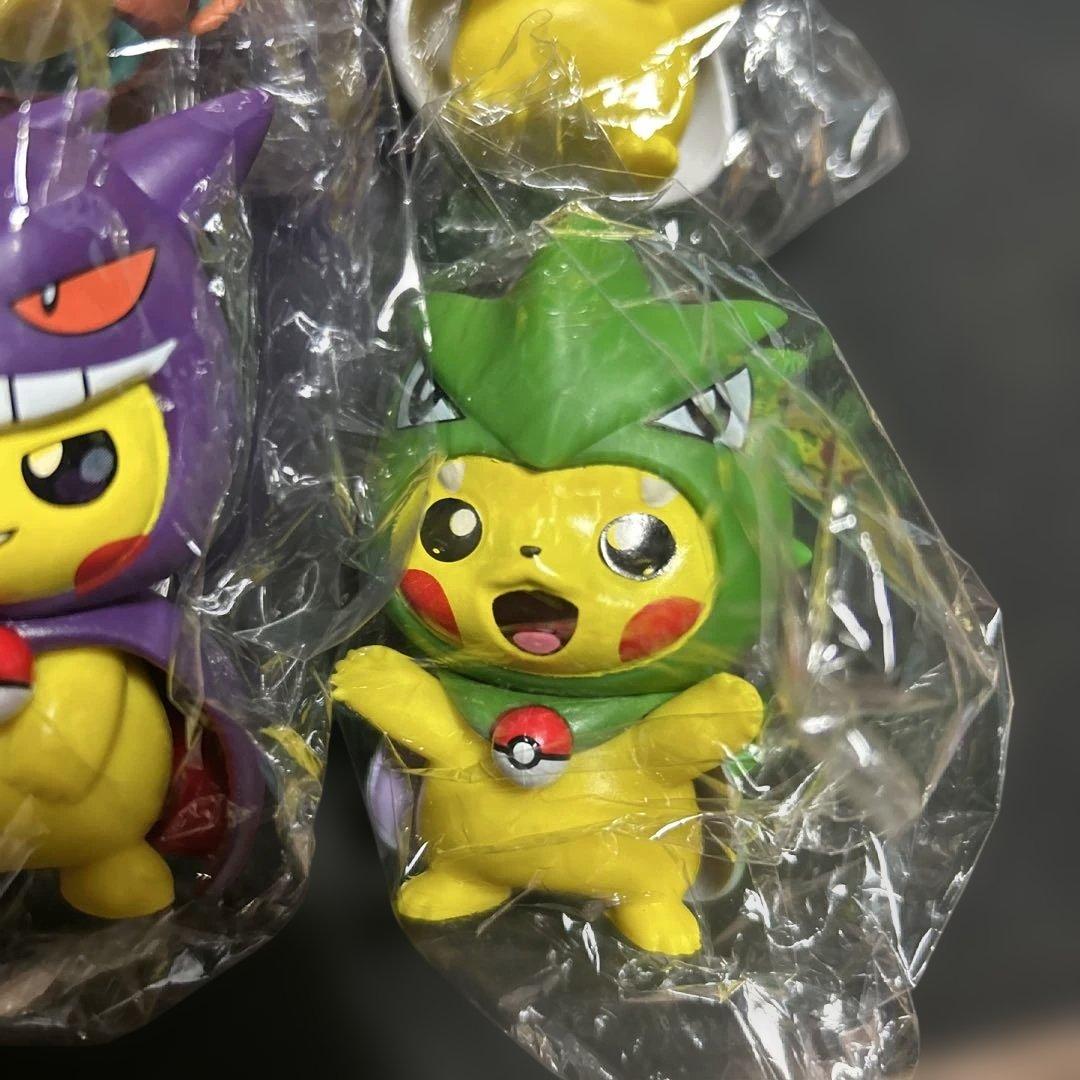 海外製 ガチャ 着ぐるみを着たピカチュウシリーズ 4種セット