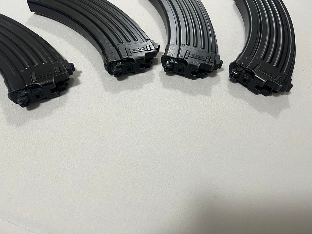 東京マルイ　AKMガスブロ　マガジン4つ