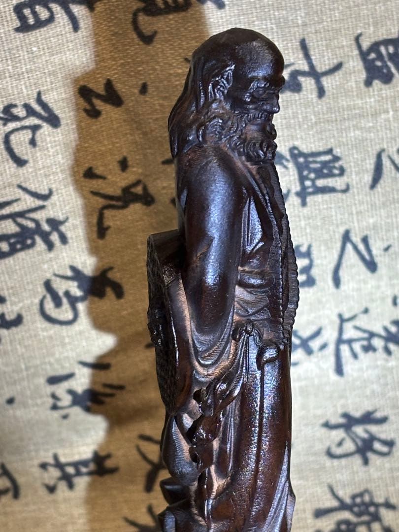 越南芽庄正区老料沉香 達磨立像20cm 高油質・精密彫刻 5730