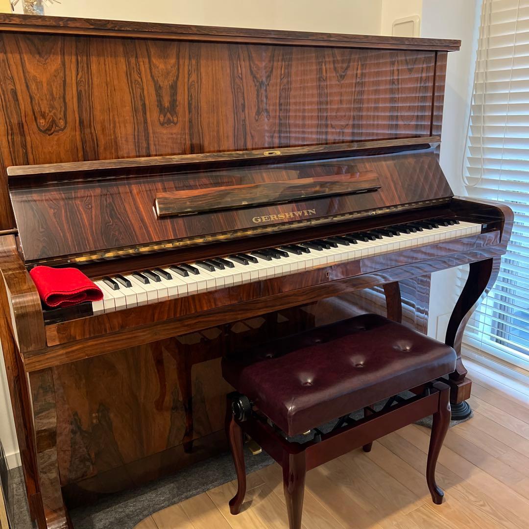 アップライトピアノ　ガーシュウィン