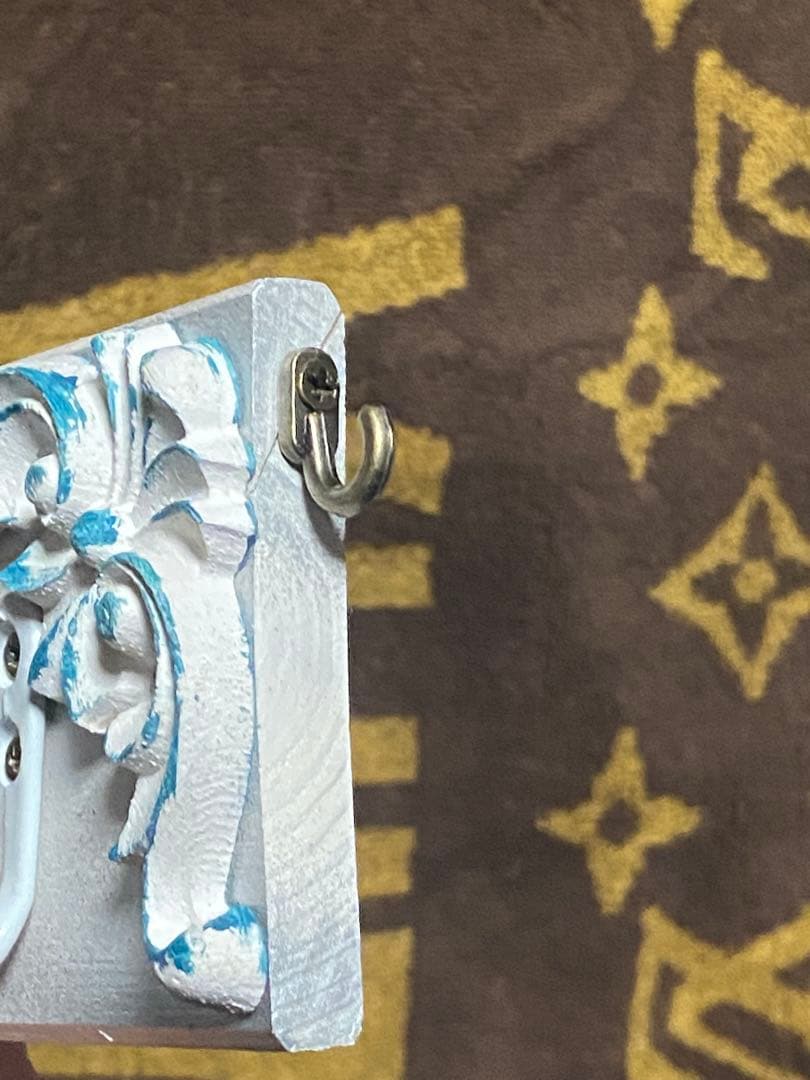 ロココ調♦️壁掛け用 ハンガーフック♦️収納の少ないお部屋に最適♦️白青１本♦️送料込