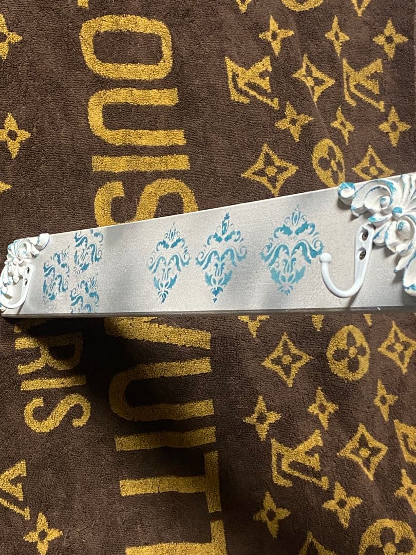 ロココ調♦️壁掛け用 ハンガーフック♦️収納の少ないお部屋に最適♦️白青１本♦️送料込