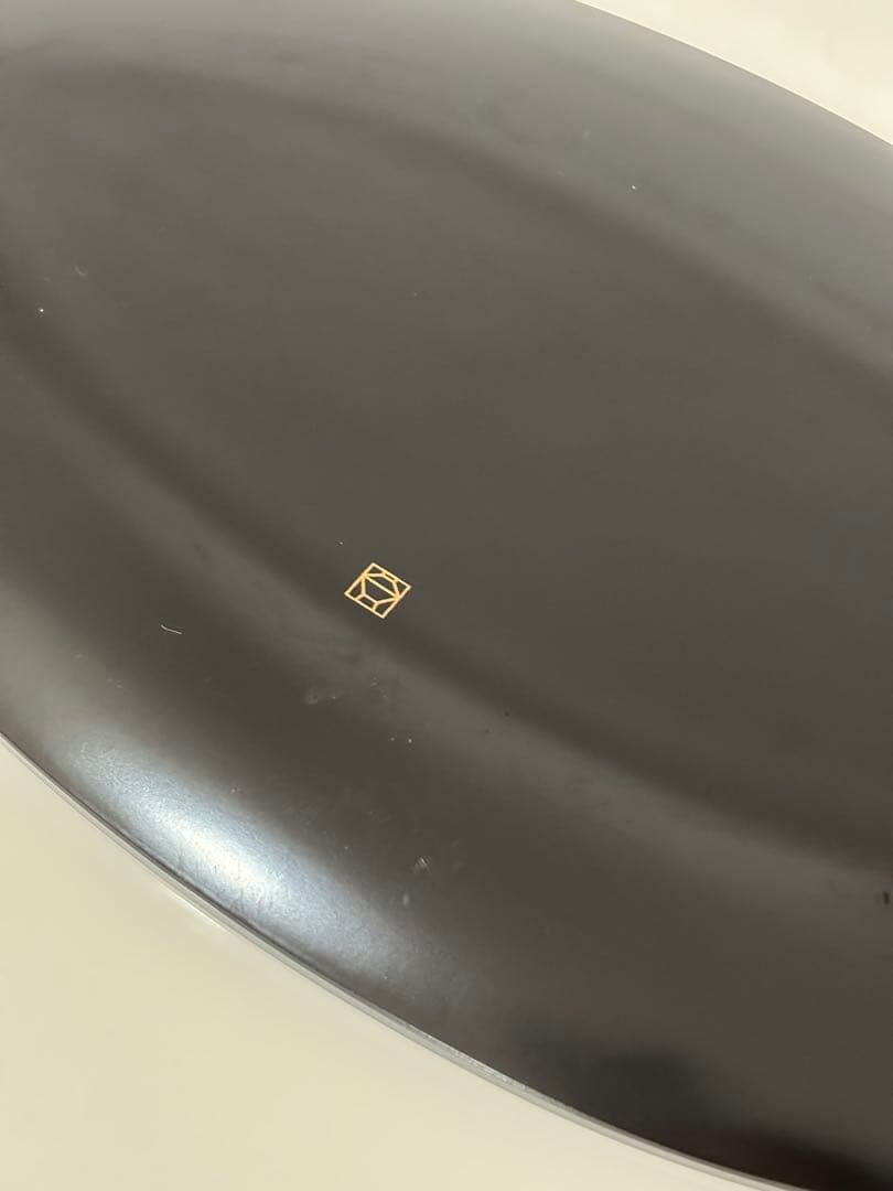 山田平安堂　漆器　オーバルプレート　黒地に金色の装飾皿2枚セット