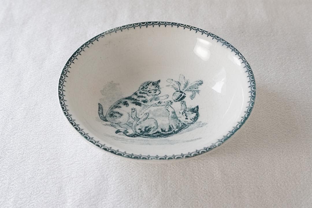 フランスアンティーク　クレイユモントロー　小さな　ボウル　猫　 11.5cm