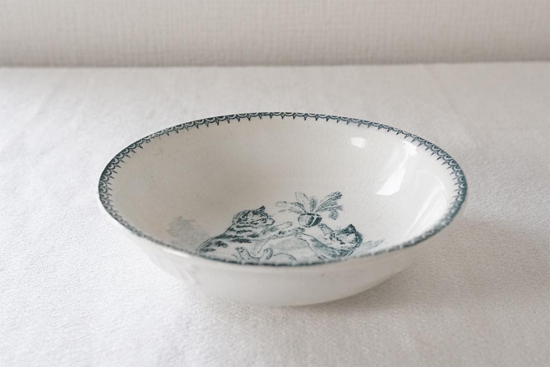 フランスアンティーク　クレイユモントロー　小さな　ボウル　猫　 11.5cm