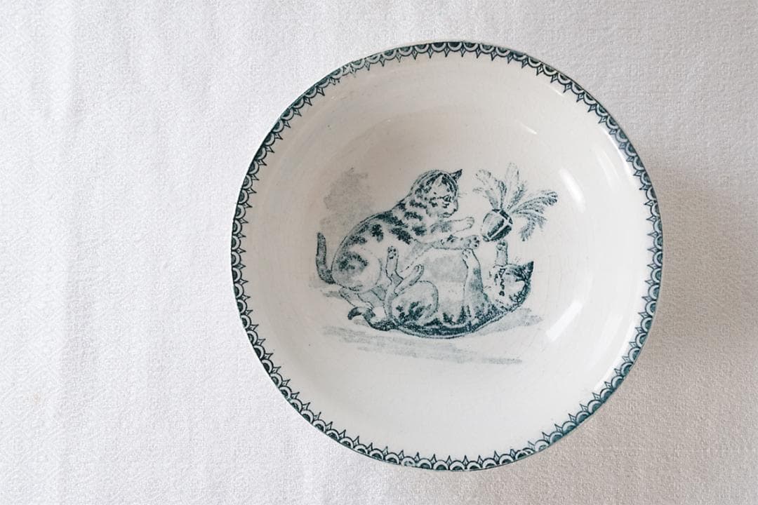 フランスアンティーク　クレイユモントロー　小さな　ボウル　猫　 11.5cm