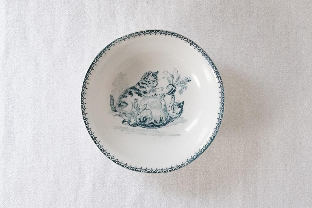 フランスアンティーク　クレイユモントロー　小さな　ボウル　猫　 11.5cm