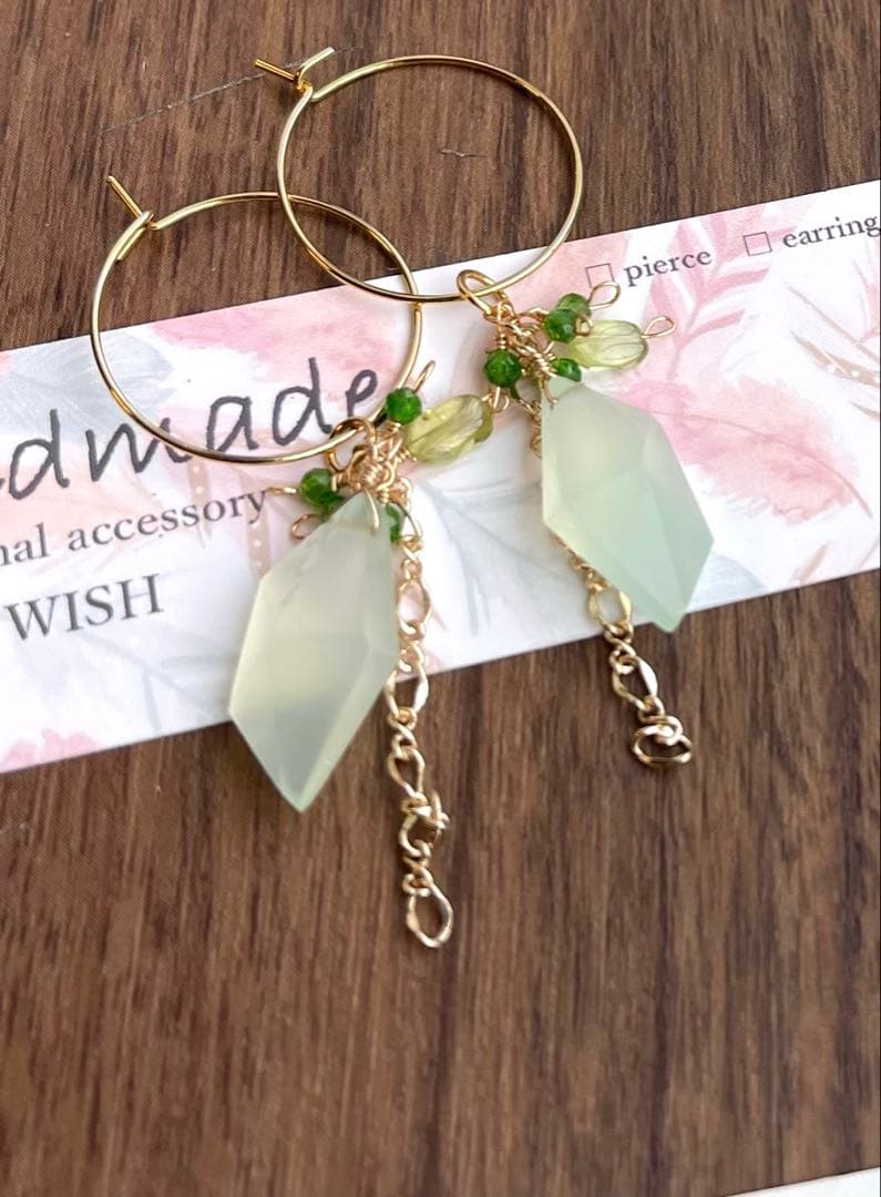 プレナイトスピンドルのピアスチャーム☆