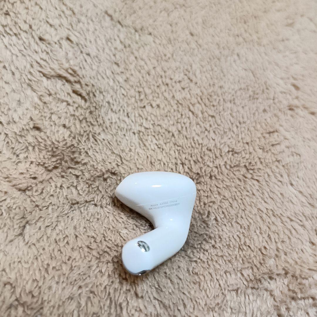 Apple AirPods 第4世代 右耳のみ R　03