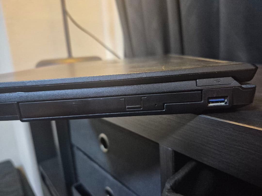 富士通 LIFEBOOK高速SSD＆i5搭載 15.6型大画面