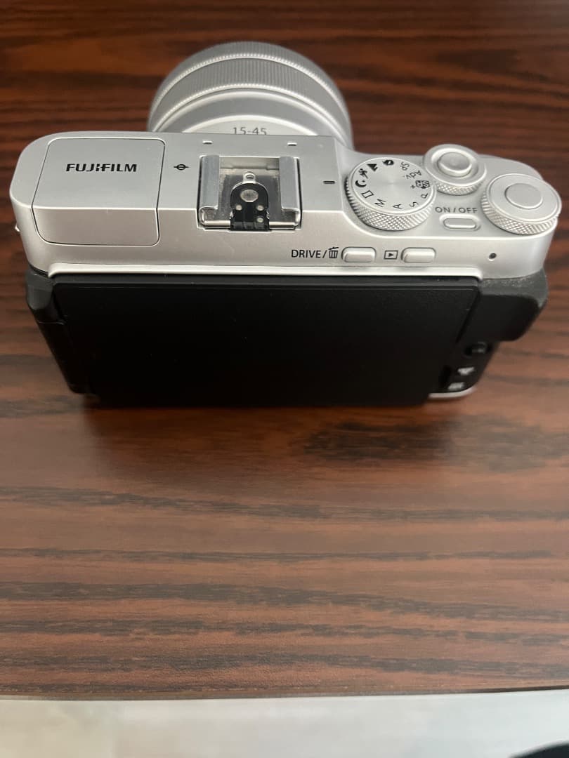 FUJIFILM ミラーレス一眼カメラ X-A7レンズキット シルバー