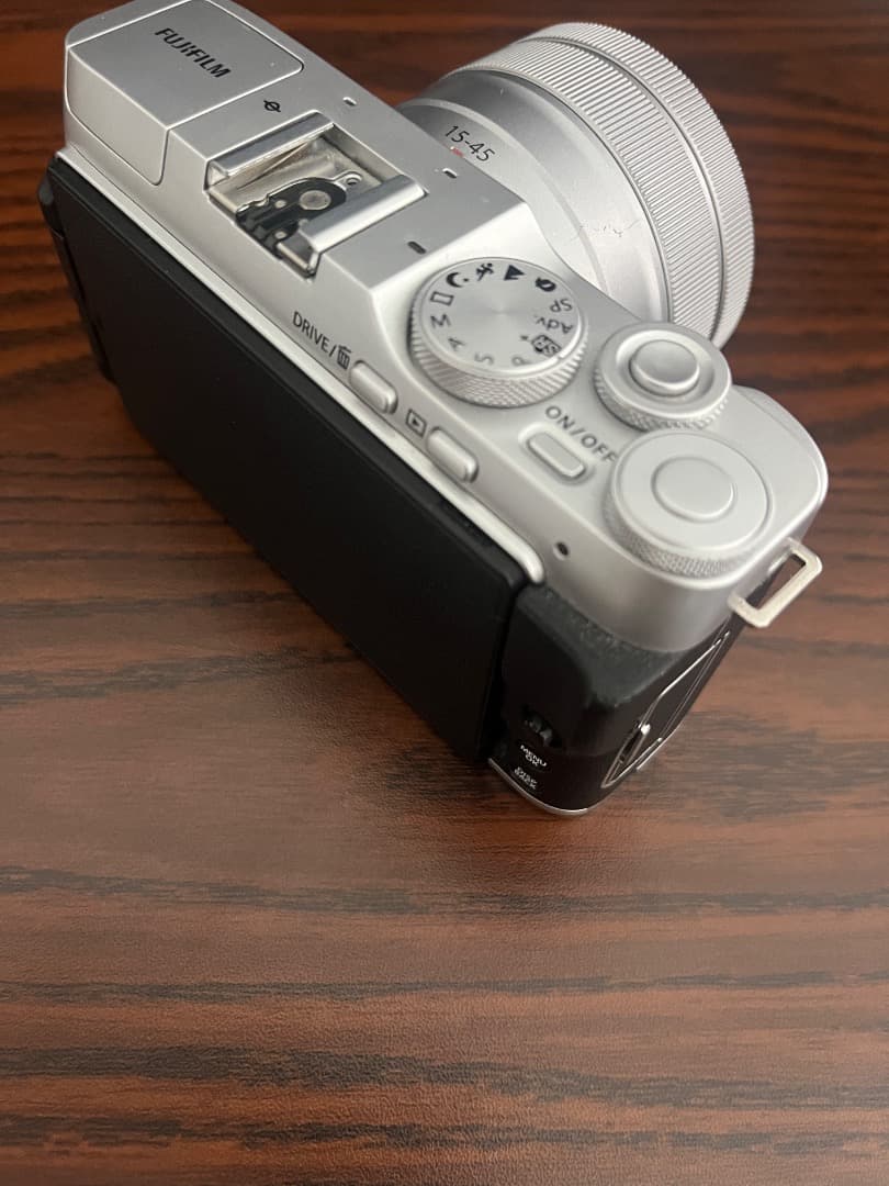 FUJIFILM ミラーレス一眼カメラ X-A7レンズキット シルバー