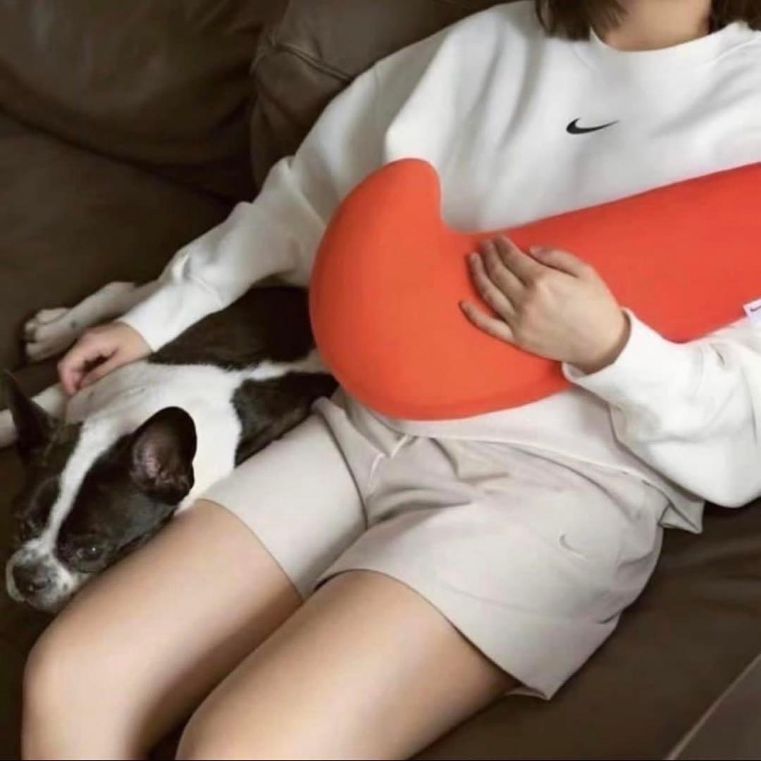 ナイキ　クッション　日本未発売　スウォッシュ