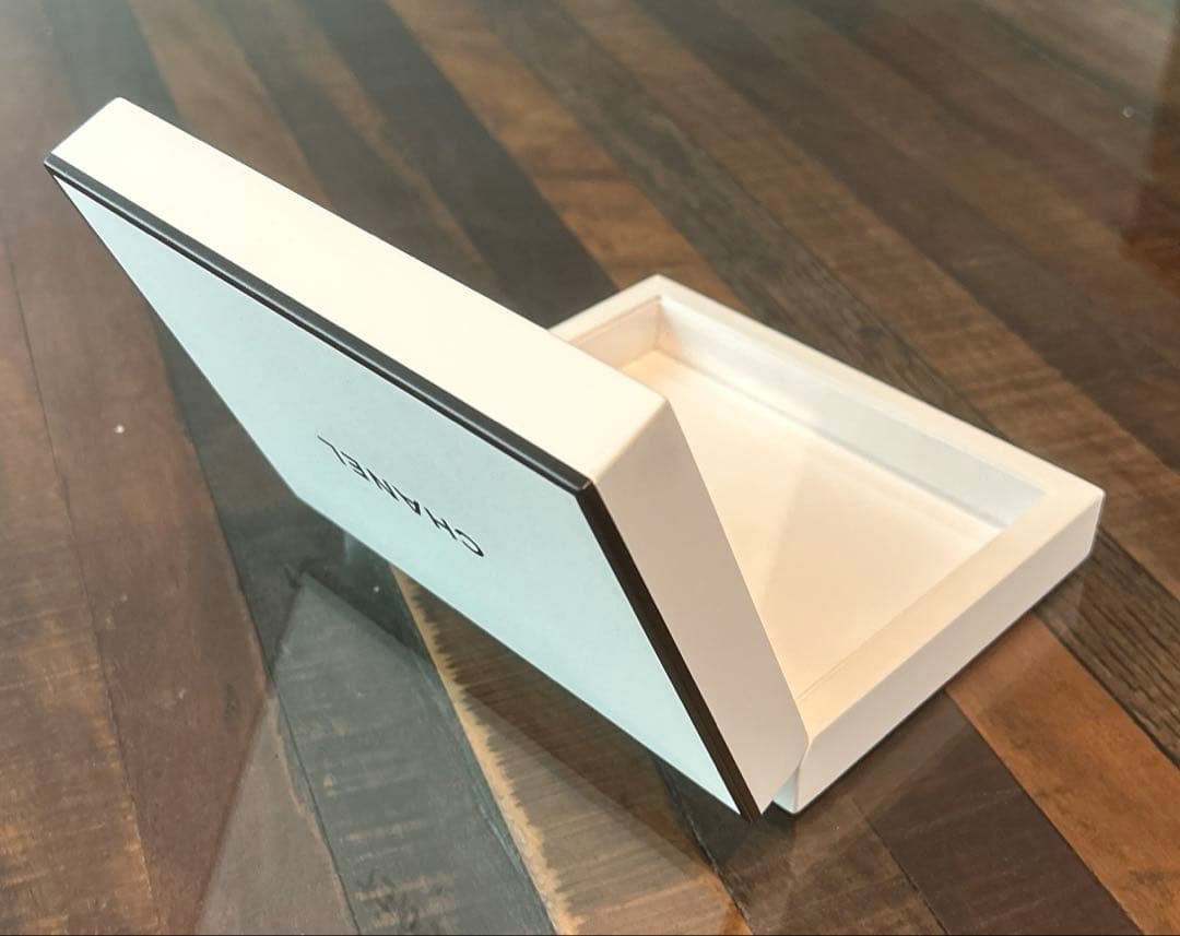 シャネル　正規品　ミラー付きボックス