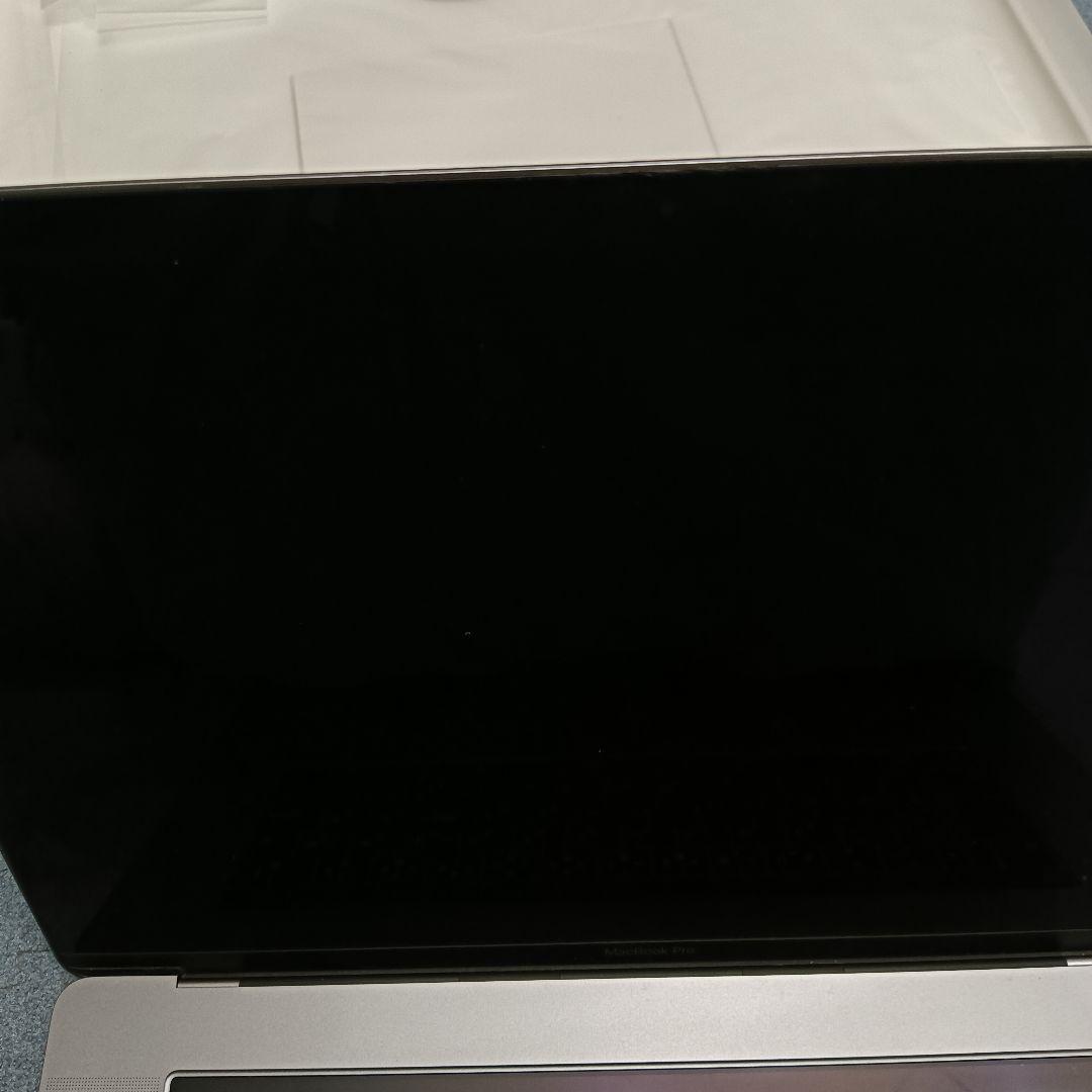 MacBook pro 15インチ i9-32GB-1TB